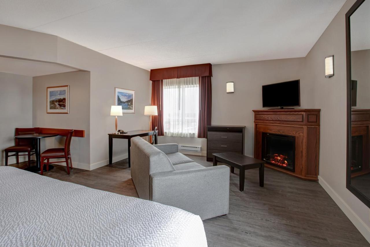Days Inn & Suites By Wyndham Колингууд Екстериор снимка