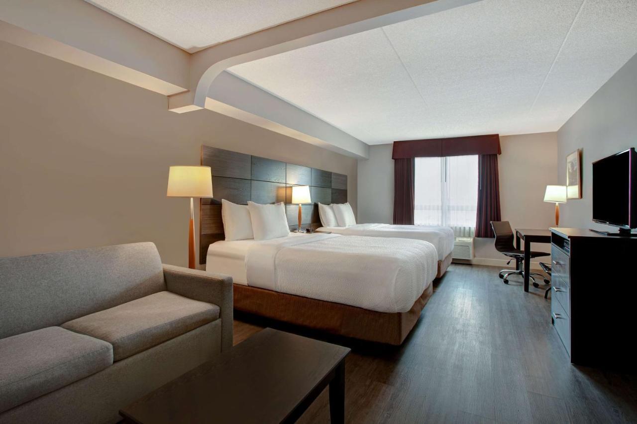 Days Inn & Suites By Wyndham Колингууд Екстериор снимка