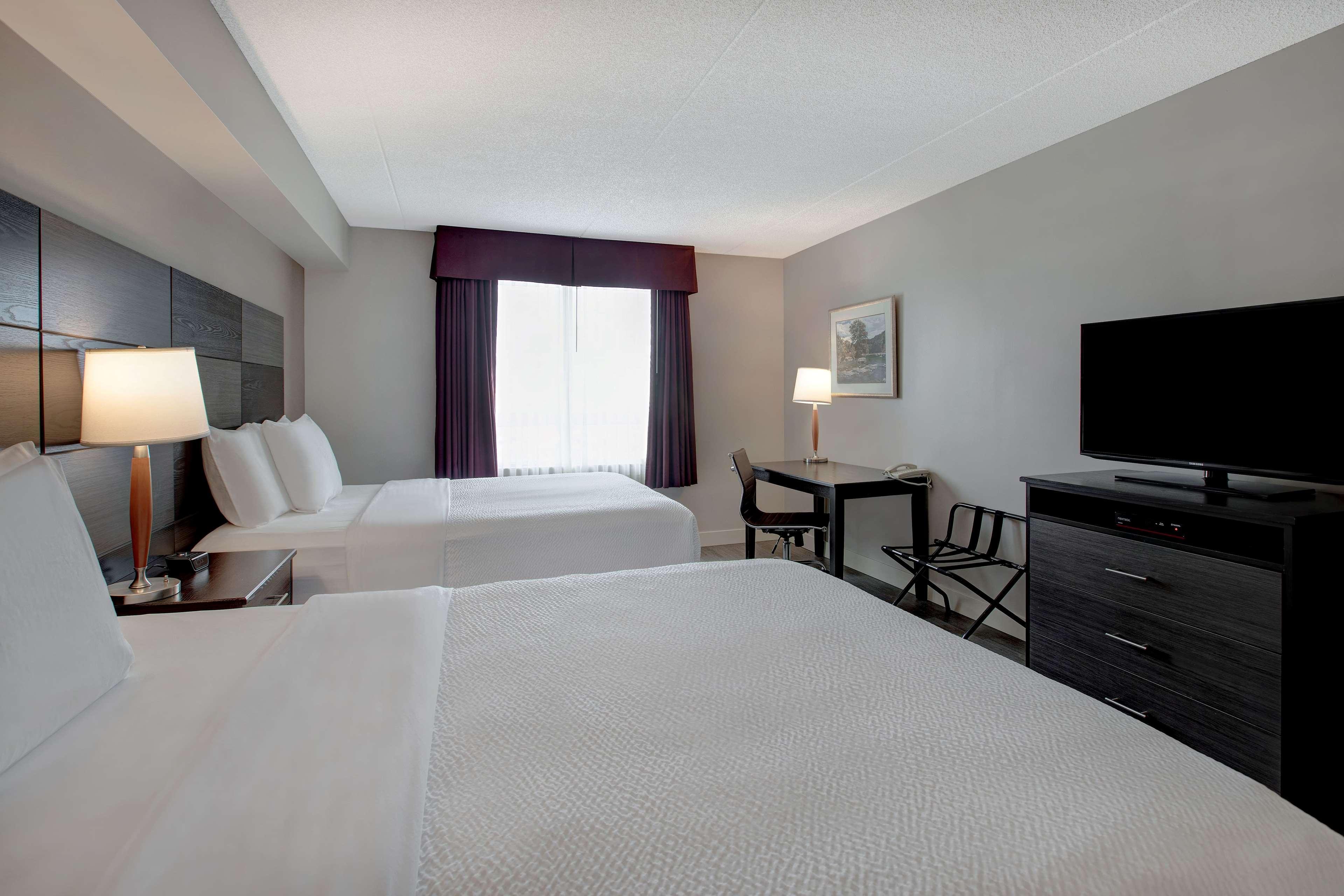 Days Inn & Suites By Wyndham Колингууд Екстериор снимка