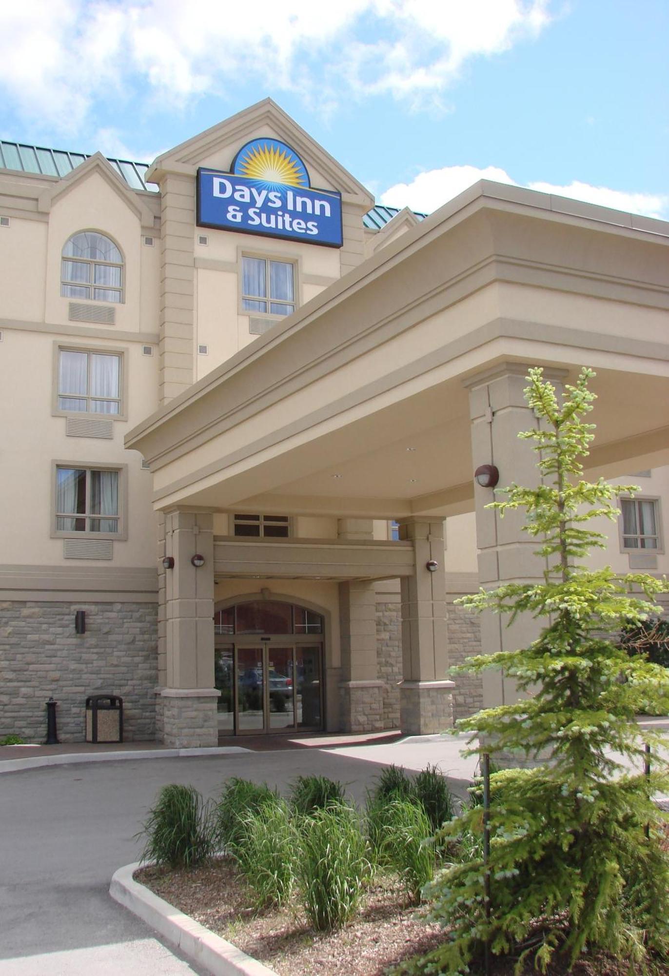 Days Inn & Suites By Wyndham Колингууд Екстериор снимка