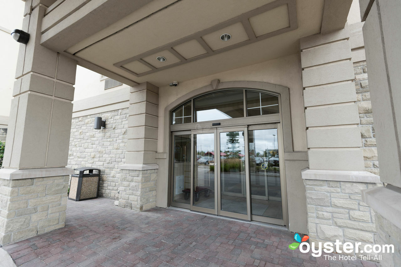Days Inn & Suites By Wyndham Колингууд Екстериор снимка