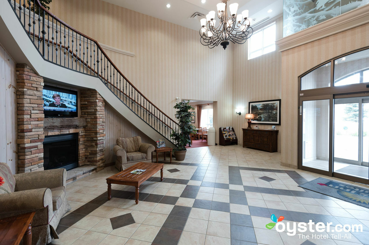 Days Inn & Suites By Wyndham Колингууд Екстериор снимка