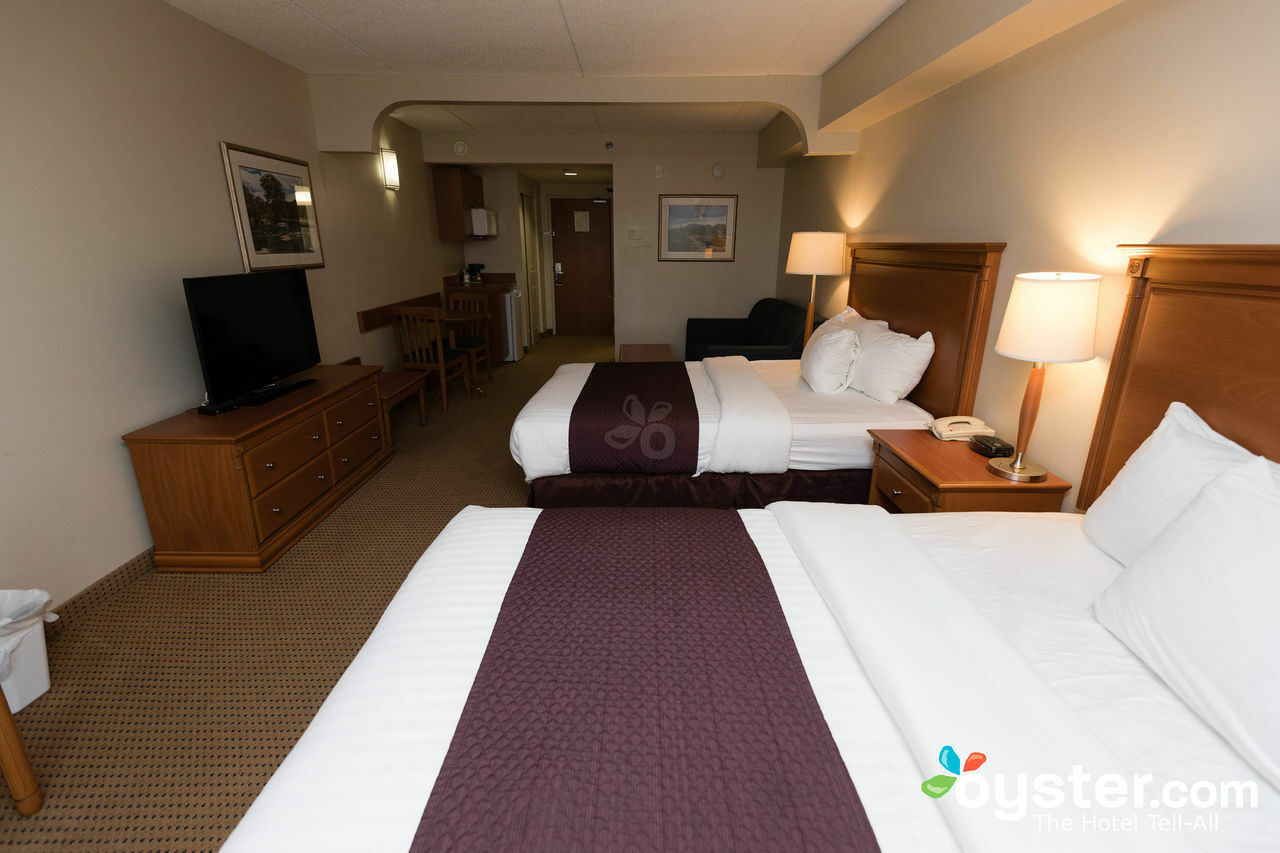 Days Inn & Suites By Wyndham Колингууд Екстериор снимка